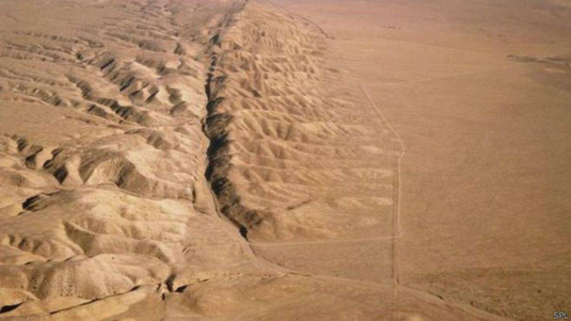 Records along the San Andreas fault were studied.