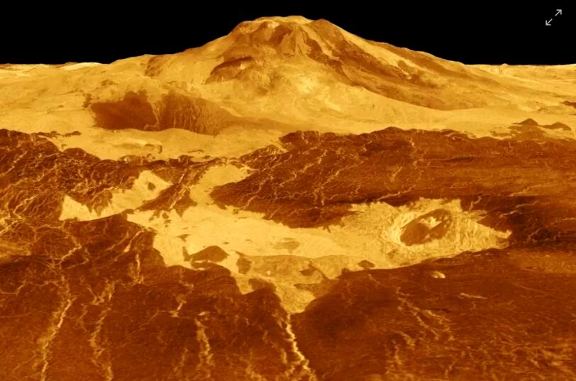The huge active volcano on Venus
