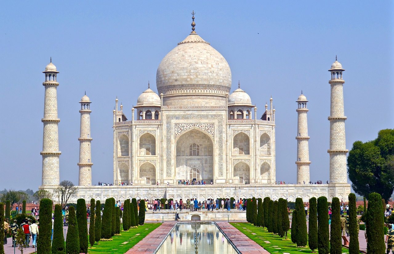 Monuments inspired by love - Taj Mahal
