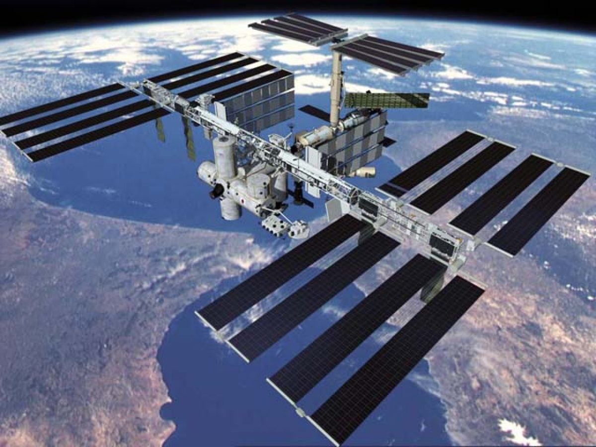 The imminent fall of the ISS will occur in a few years.